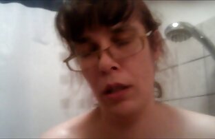 Hermanastras haciendo un me follo a mi hermana español show por webcam juntas